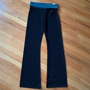 Black Victoria’s Secret yoga- style pants